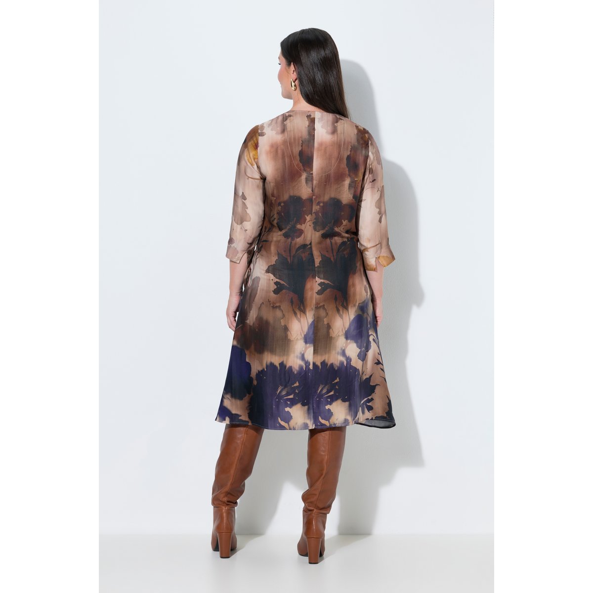 Robe longue en satin, esprit aquarelle marine foncé, ULLA POPKEN