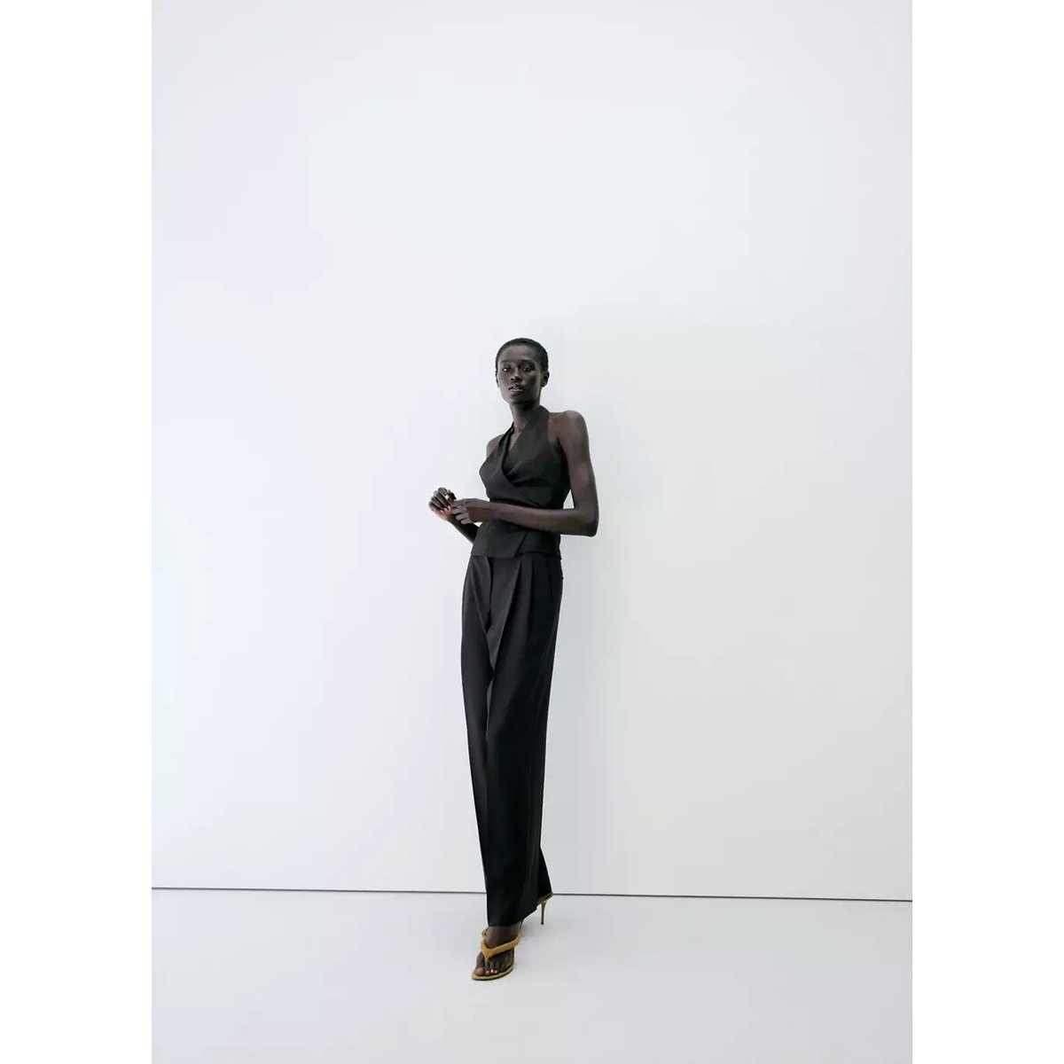 Gilet halter croisé noir, MANGO