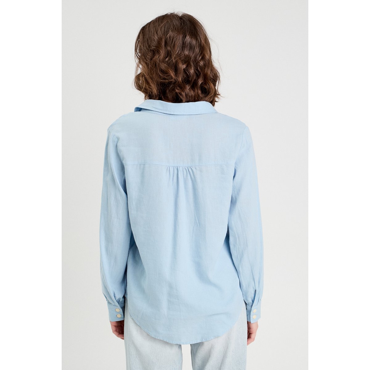 Chemise manches longues contenant du lin bleu pastel, CACHE CACHE