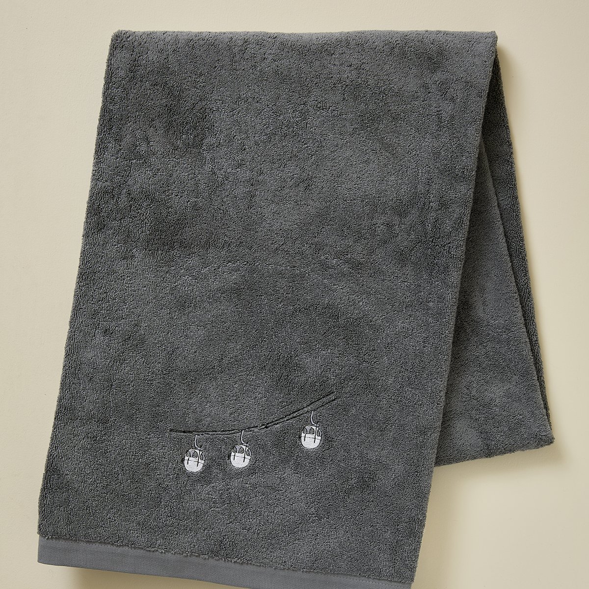 Drap de bain RDV AU SOMMET gris, SYLVIE THIRIEZ
