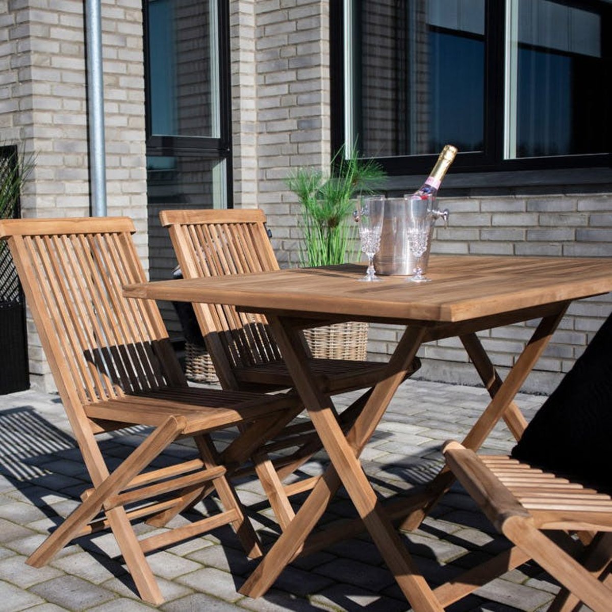 Table d'extérieur en teck 120 cm TANETE bois naturel, PIER IMPORT