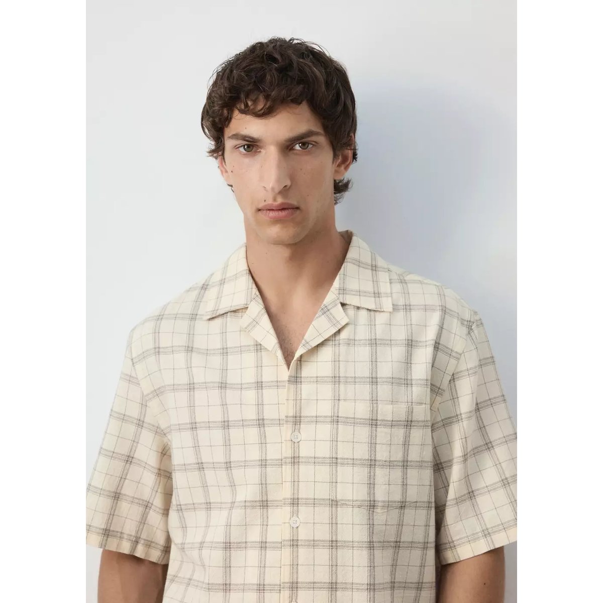 Chemise 100 % coton à carreaux avec col bowling blanc cassé, MANGO MAN