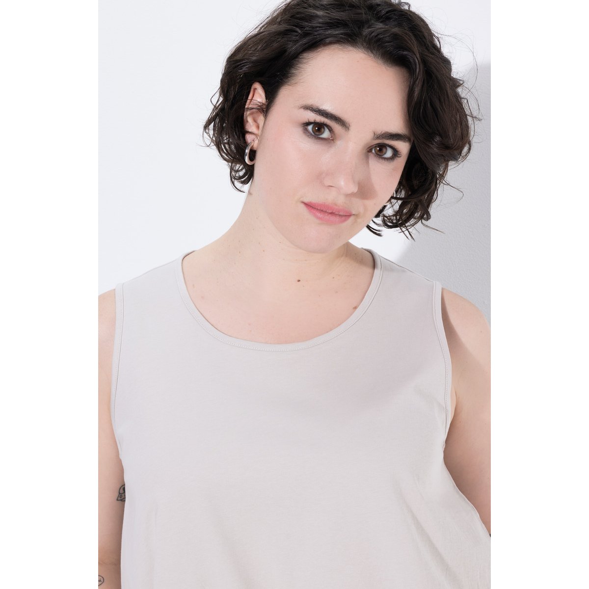 Top, ourlet ballon, coupe classique crème, ULLA POPKEN