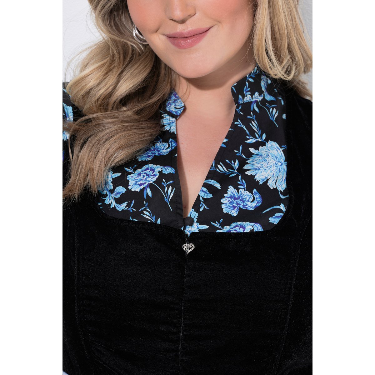 Dirndl en velours noir, ULLA POPKEN