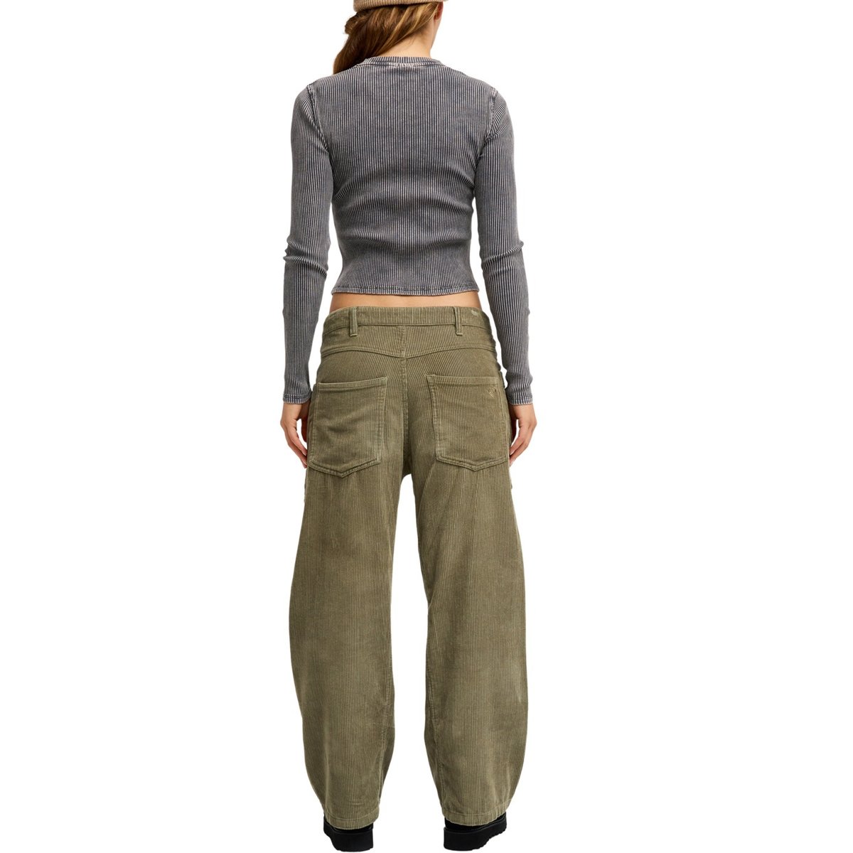 Pantalon cargo décontracté SKY IS HIGH. vert oil green, ROXY