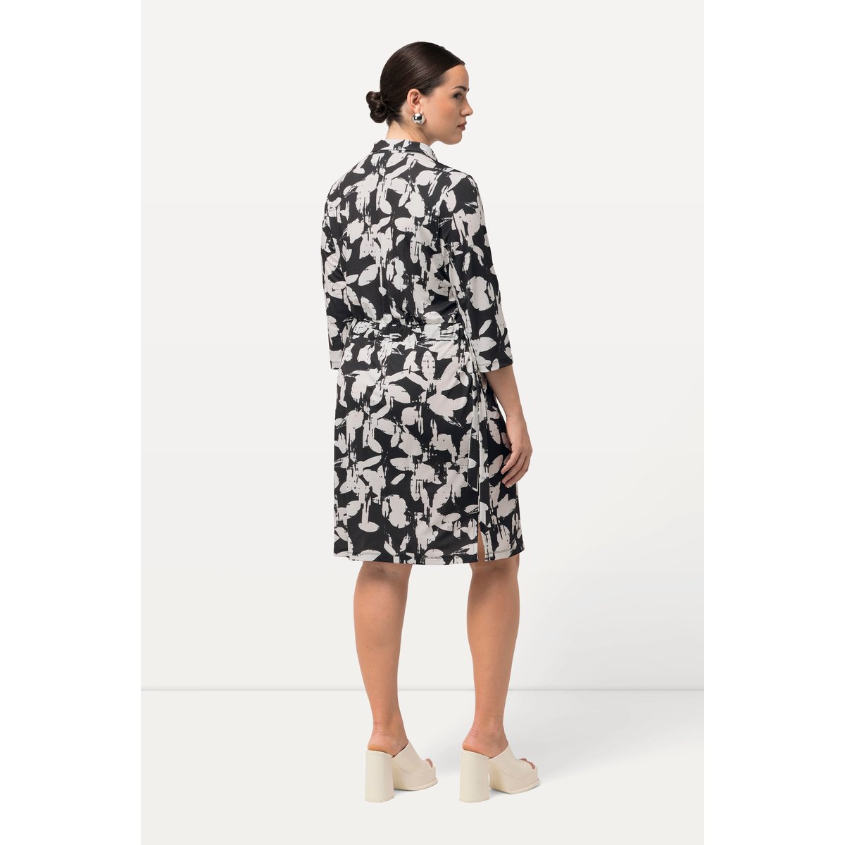 Robe en jersey, feuillage, col chemise marine, ULLA POPKEN