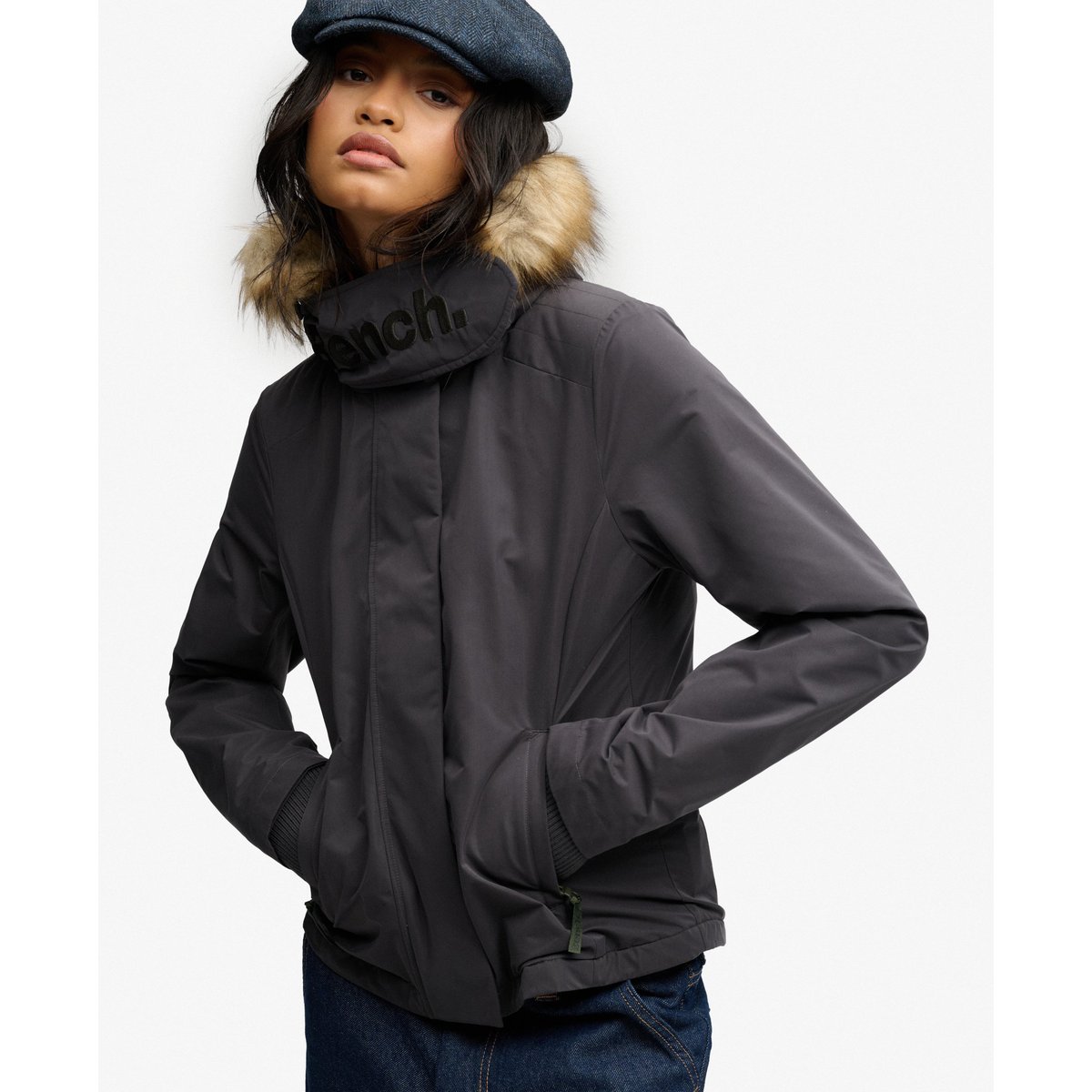 Veste Coupe-vent Bench à Capuche en imitation Fourrure gris anthracite/ gris anthracite beluga, SUPERDRY