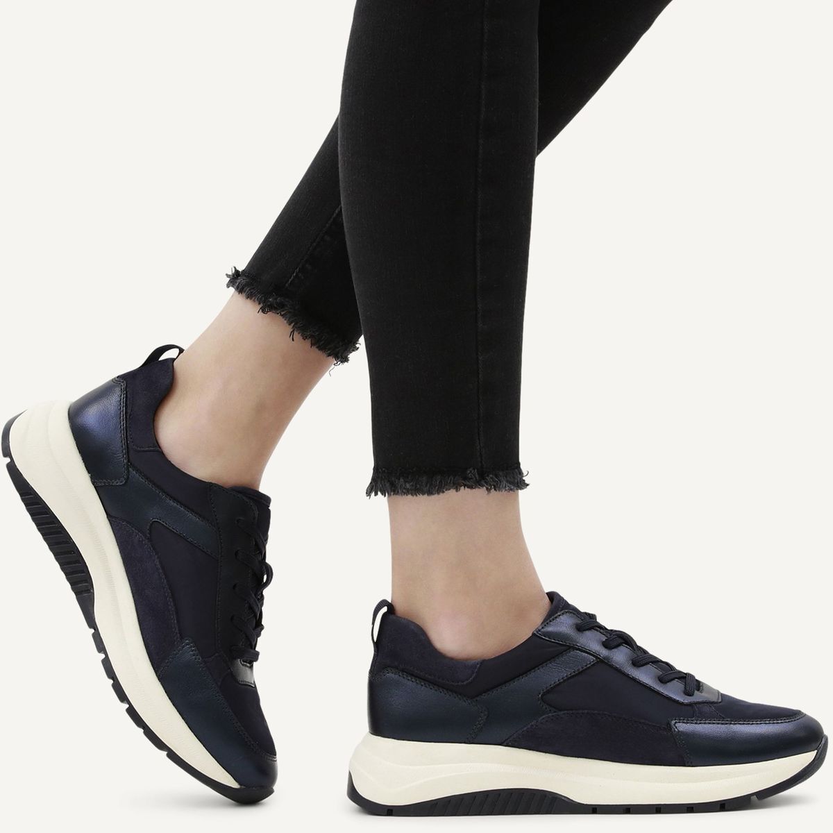 Basket en cuir bleu blue océan combiné, CAPRICE