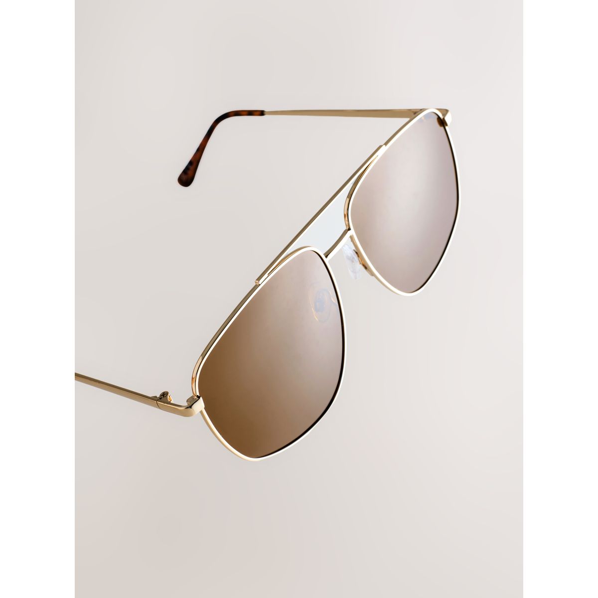 Lunettes de soleil style aviateur métal doré, NEXT