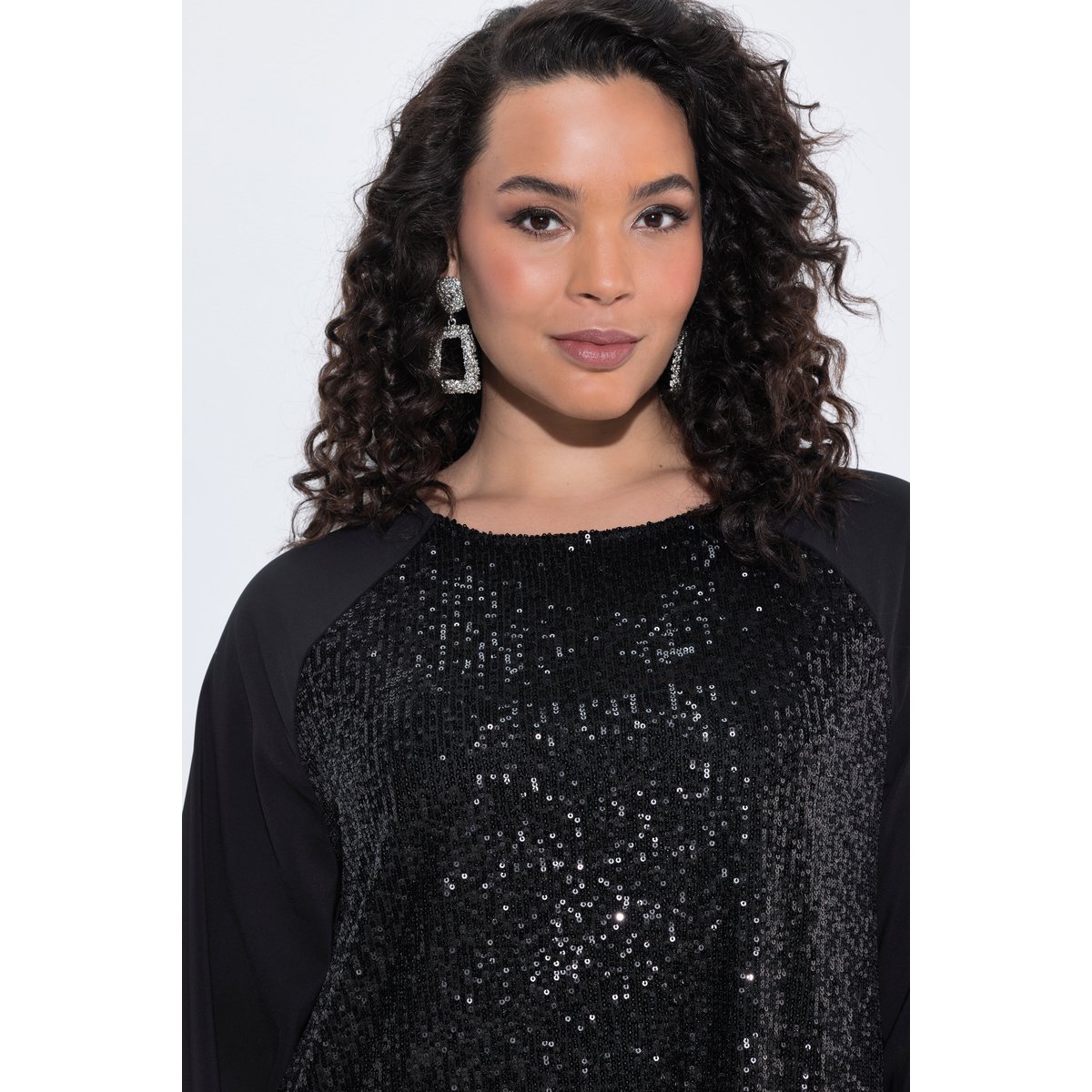 Robe à paillettes, décolleté rond noir, ULLA POPKEN
