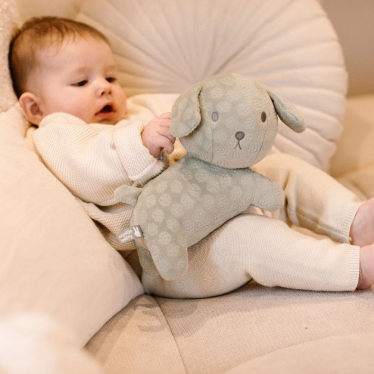 Peluche Snuffy, le chien de Miffy - Flower Vert vert, PIOUPIOU ET MERVEILLES
