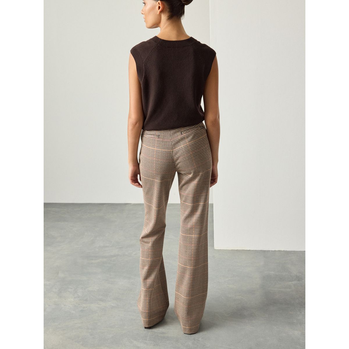 Pantalon évasé en maille point de rome marron à carreaux, NEXT