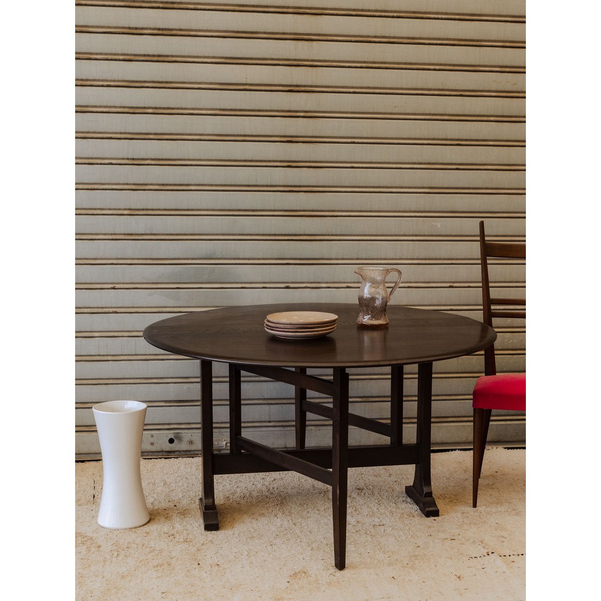 Table à manger en bois foncé Karla N°1307 - Bon état bois foncé, DEBONGOUT