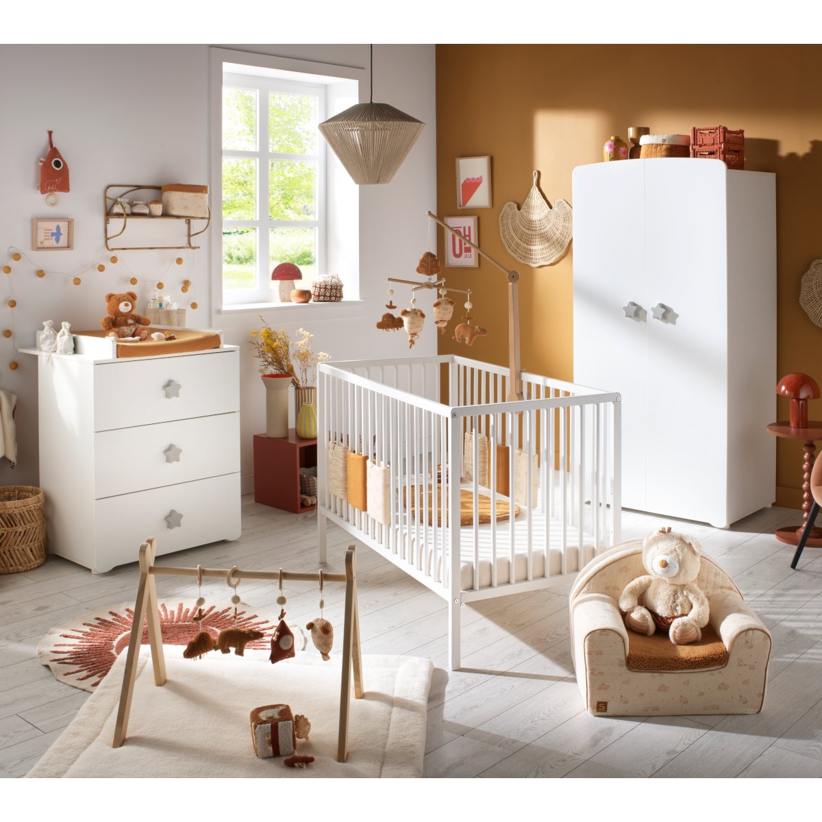 Chambre bébé complète Basic, Lit 120x60 tout barreaux, Commode à langer 3 tiroirs et Armoire 2 portes - boutons boule blanc/gris, BABY PRICE