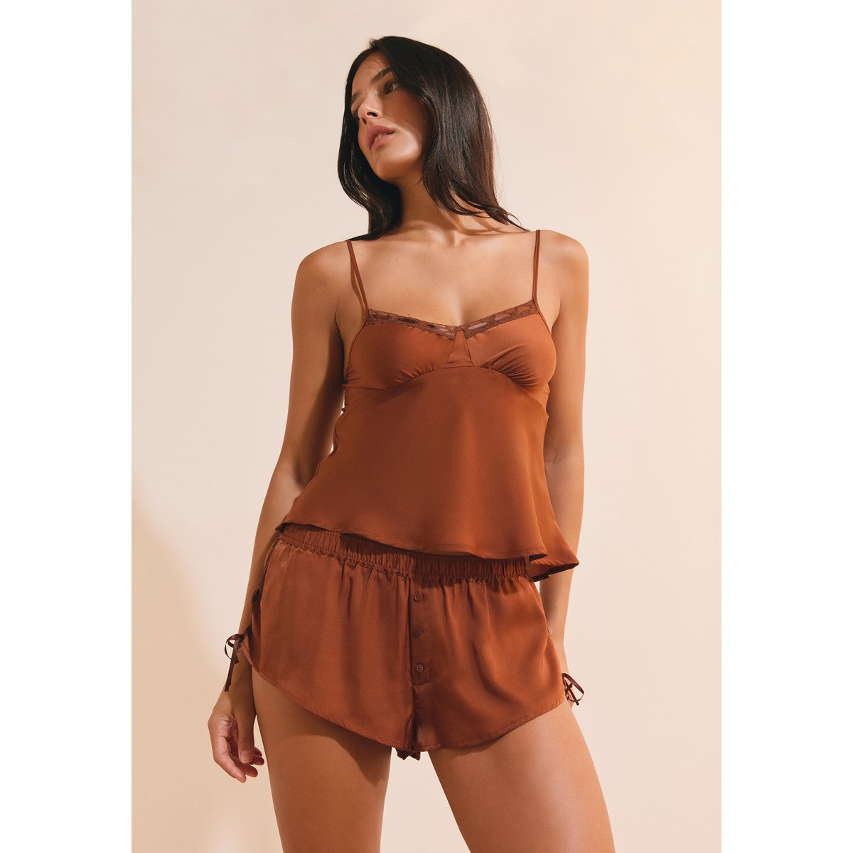 Short de pyjama satiné avec détail nœud ROBIN taupe, ETAM