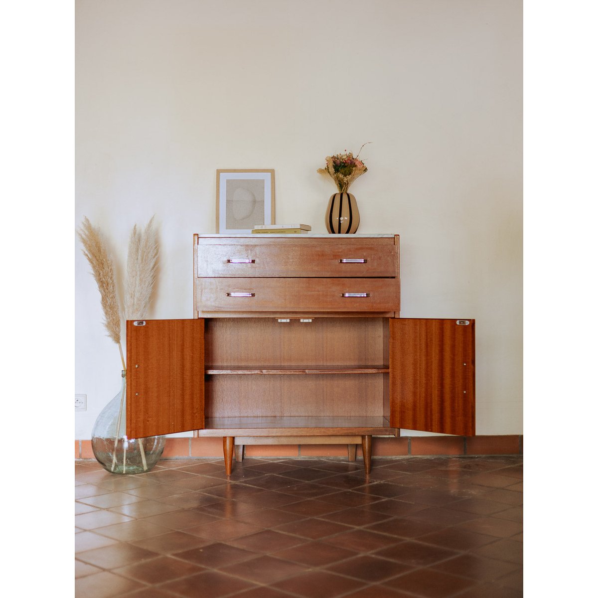 Commode au plateau en marbre blanc Olga N°686 - Bon état bois clair, DEBONGOUT