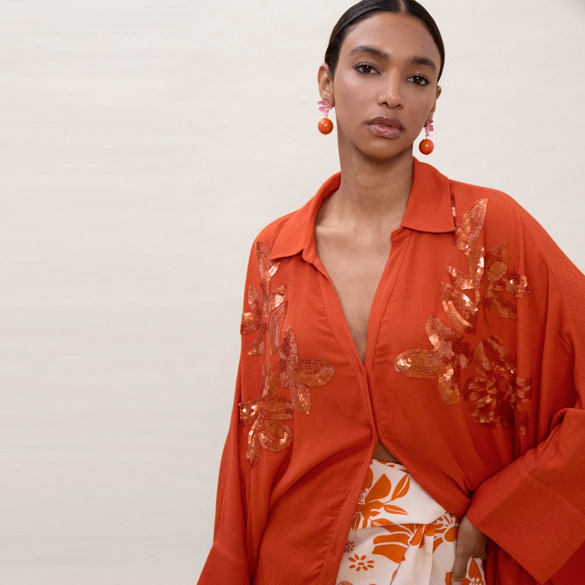 Robe chemise fluide brodée pailletée orange, LOLA CASADEMUNT