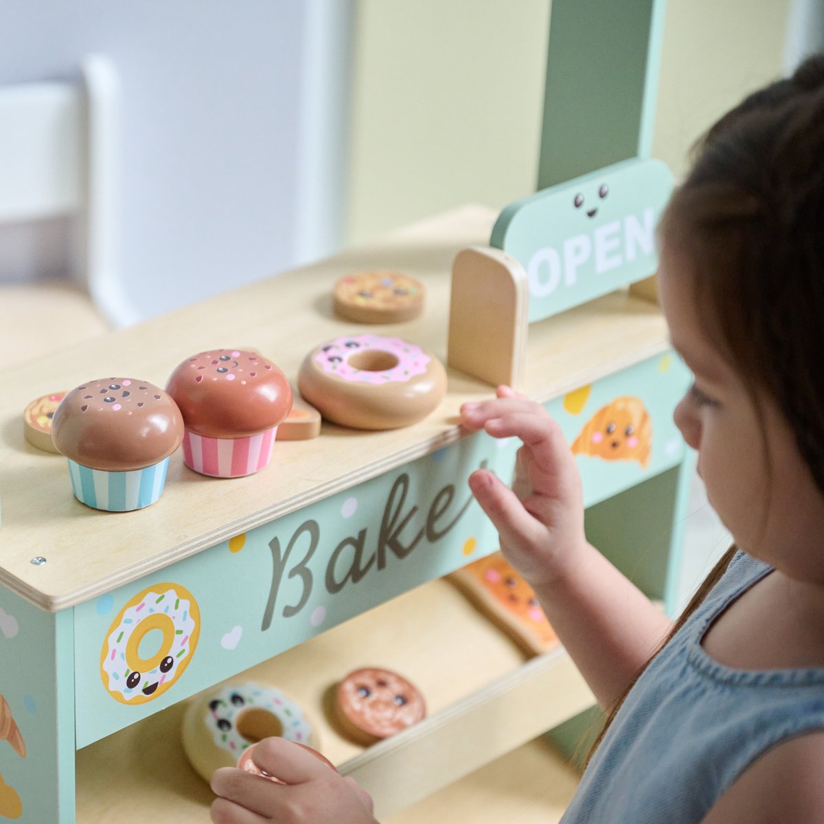 Stand de Boulangerie en Bois avec 12 Pâtisseries, JOLLY PALS vert, TEAMSON KIDS