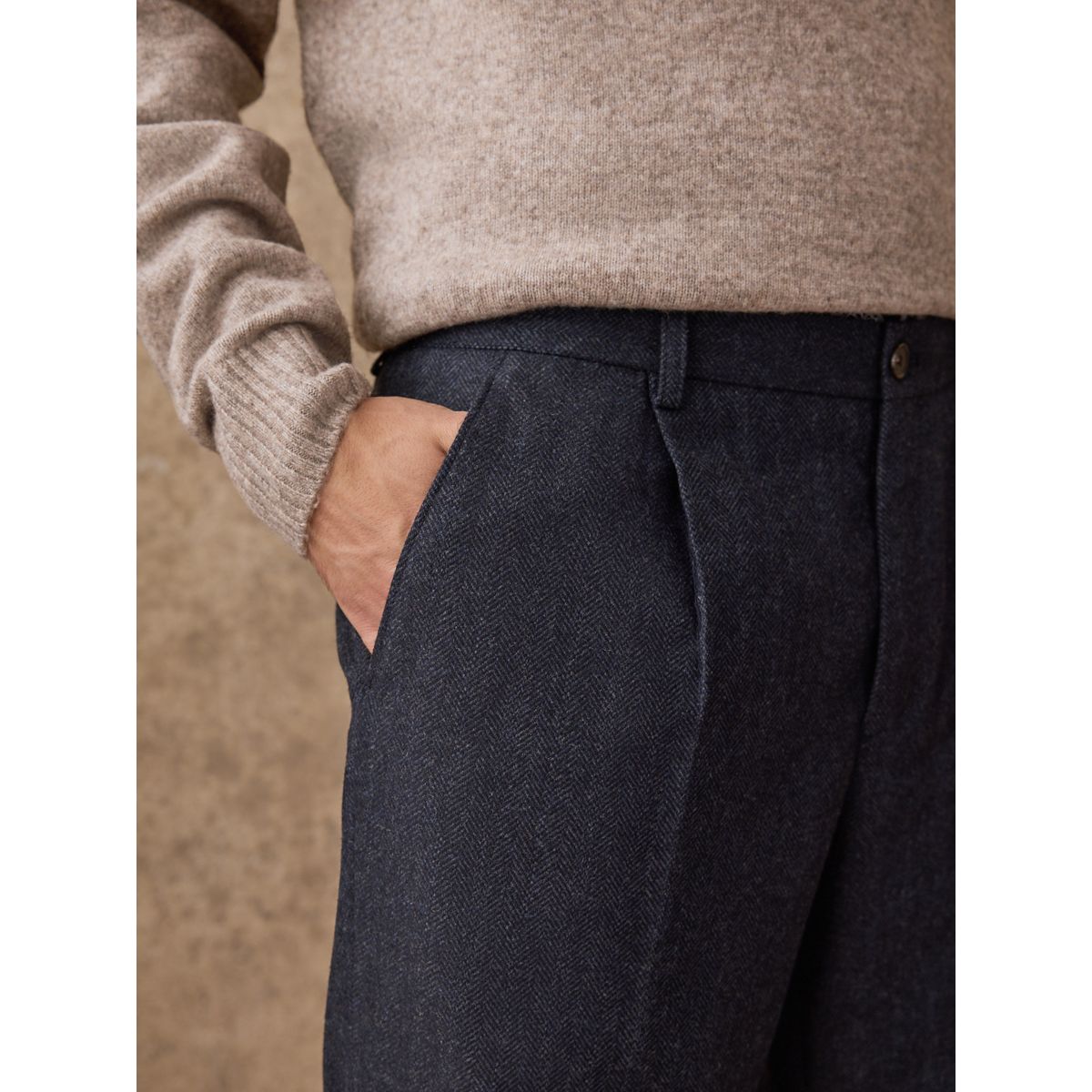 Pantalon nova fides fuselé en laine chevrons bleu marine, NEXT