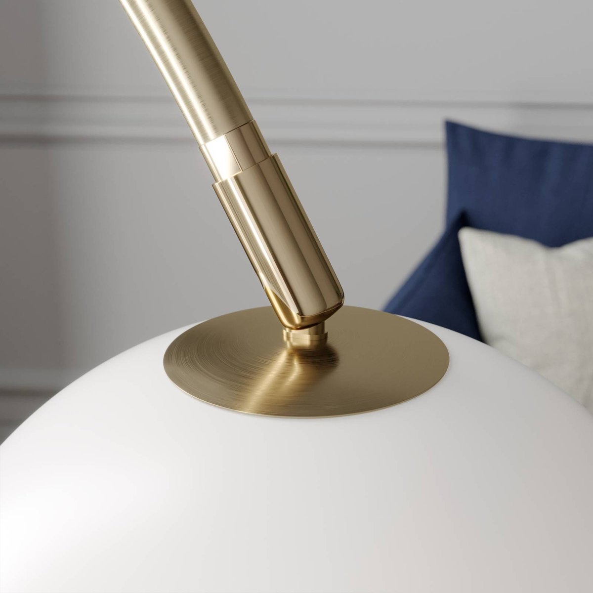 Lampadaire en verre moderne, Cynthia laiton mat, blanc opale, LINDBY