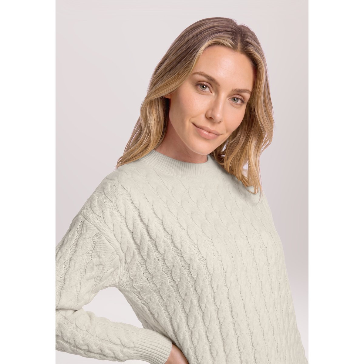 Pull-over en maille à teneur en fil fantaisie white sand, BETTY & CO
