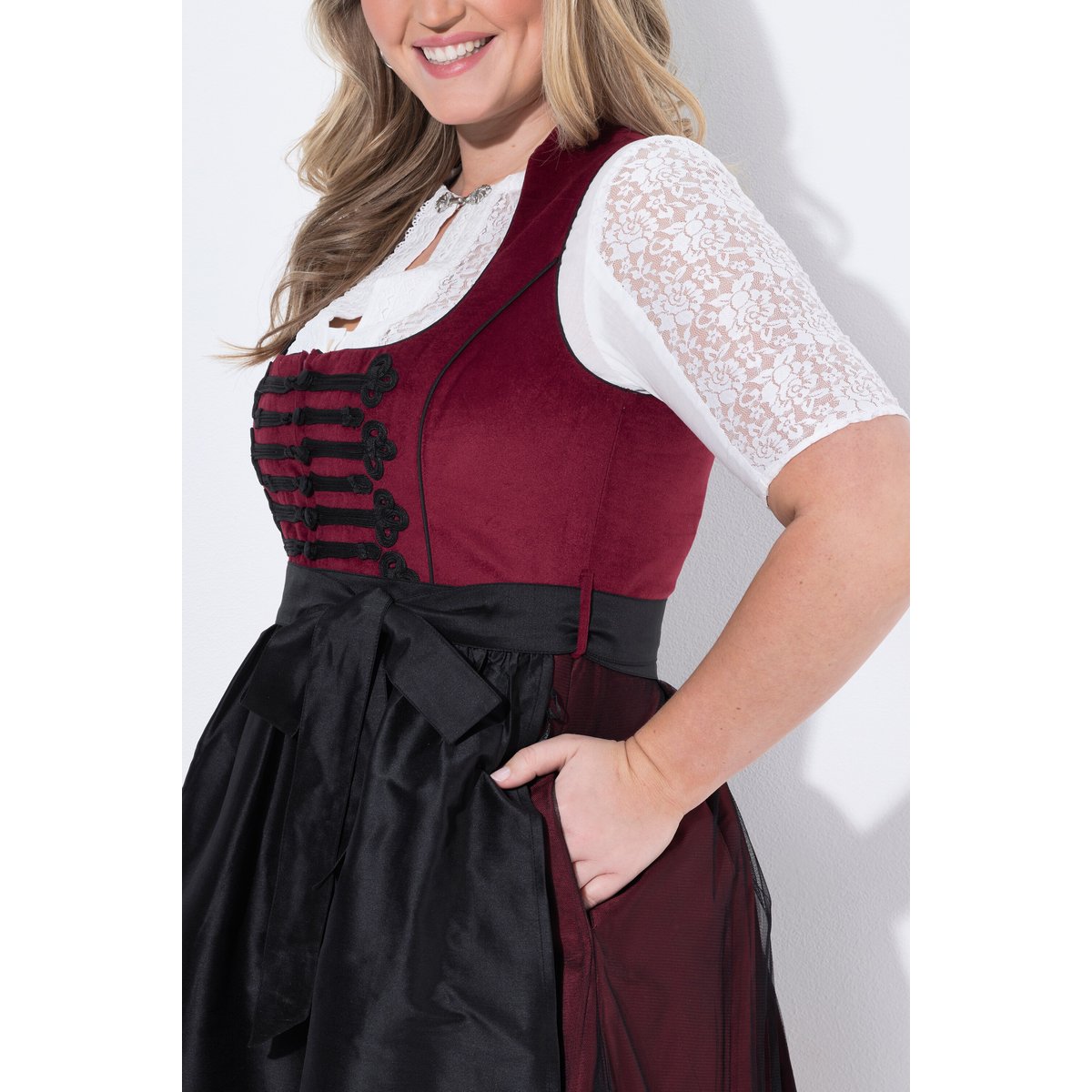 Dirndl sans manches rouge vin, ULLA POPKEN