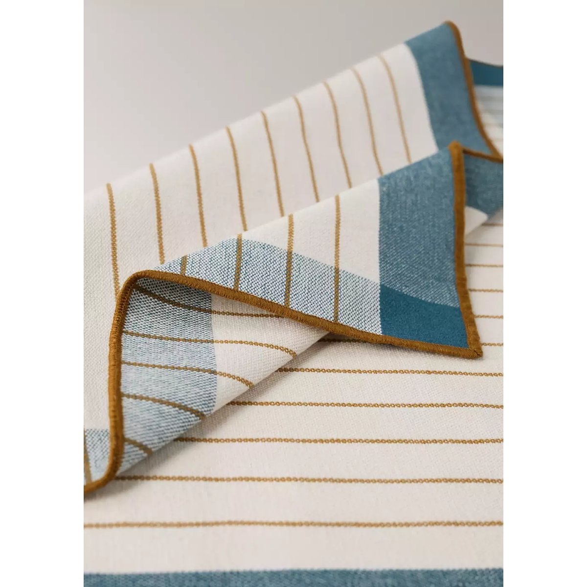 Serviettes de table rayées overlock contraste bleu, MANGO HOME