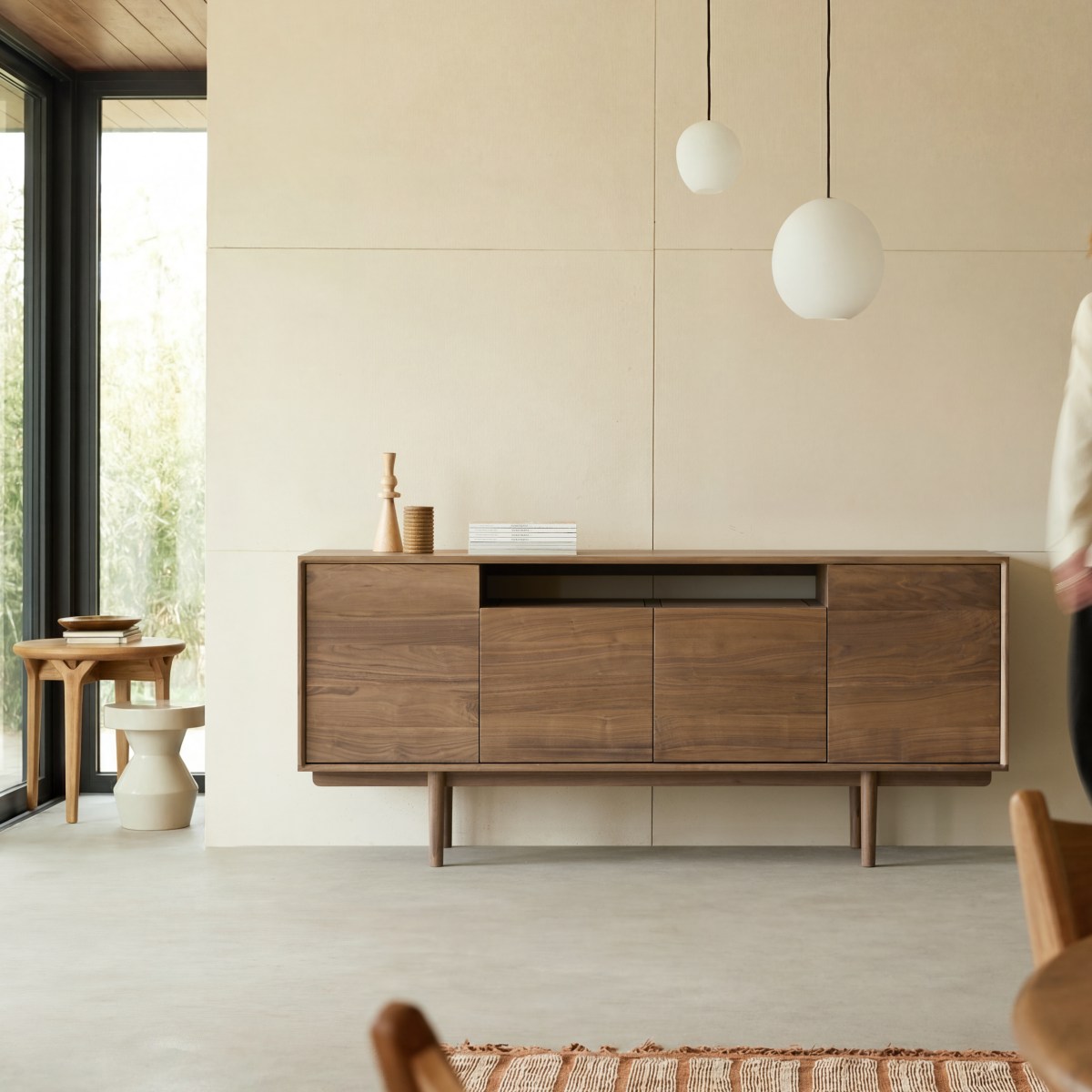 Buffet bas en Noyer massif, ELLIE marron, TIKAMOON