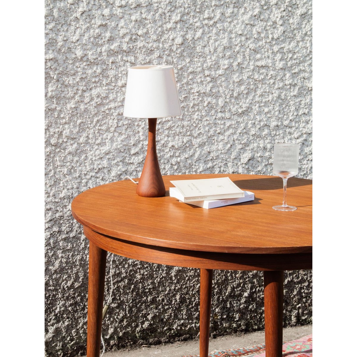 Table à manger en teck Romy N°254 - Bon état bois, DEBONGOUT