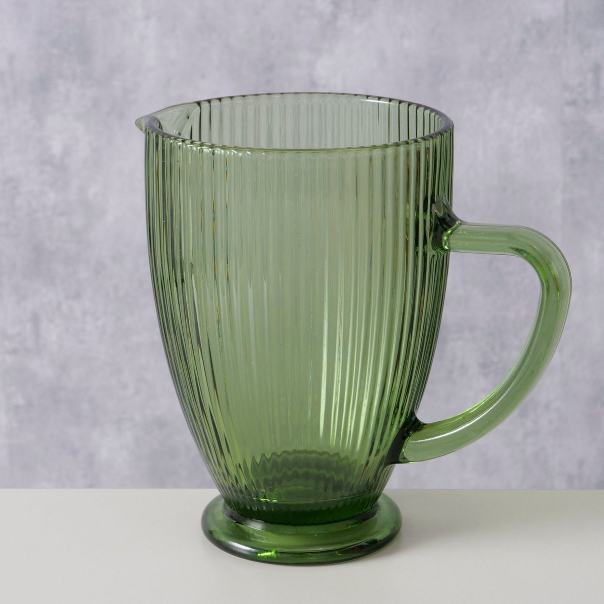 Pichet à eau ou jus de fruit en verre strié vert 1L vert, WADIGA