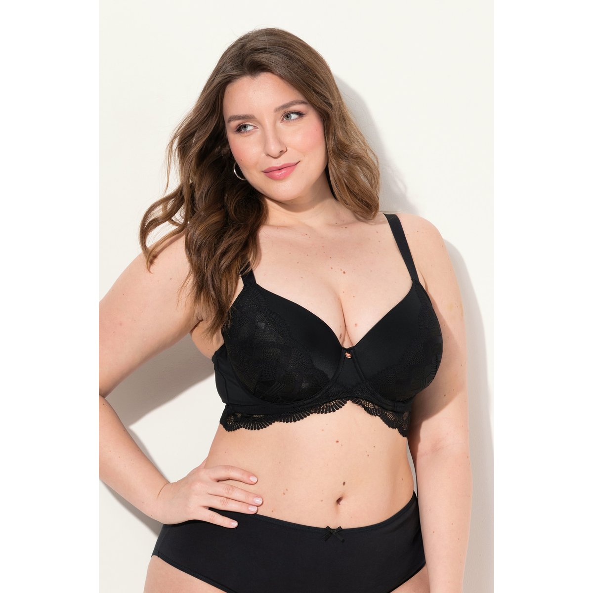 Soutien-gorge à armatures et bonnets souples noir, ULLA POPKEN