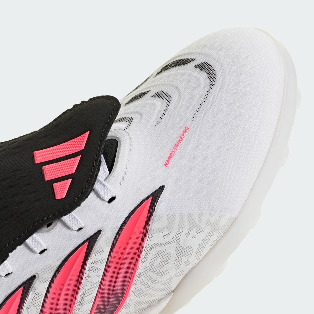 Chaussure De Football Languette Rabattue Predator Pro Turf Chaussure De Football Languette Rabattue Predator Pro Turf cloud white / solar turbo / core black, adidas Performance