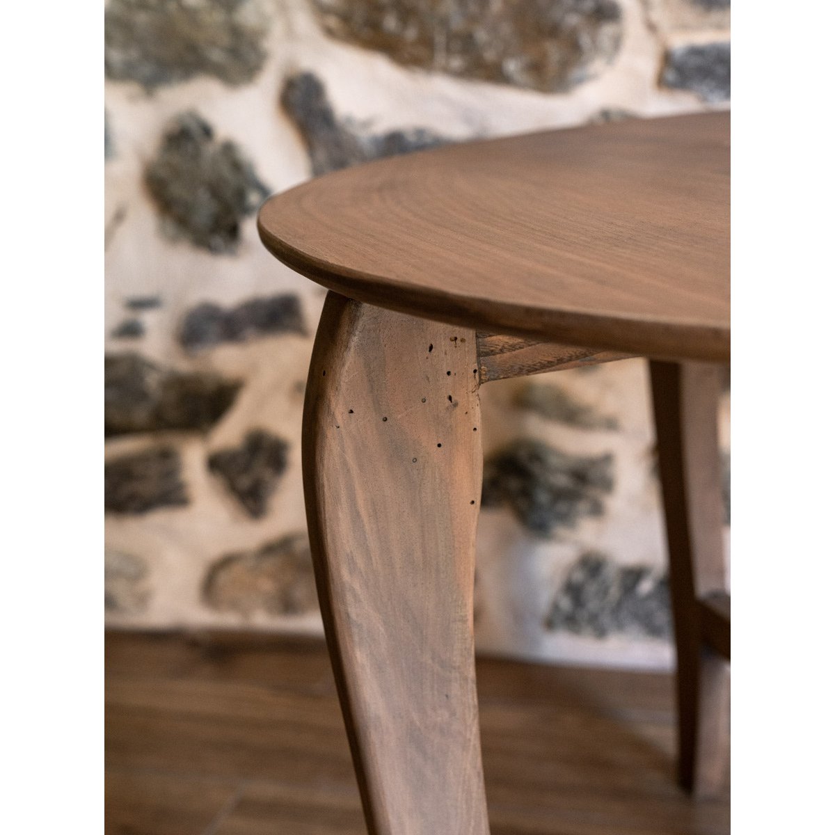 Table basse cirée en bois massif Donna N°995 - Bon état bois foncé, DEBONGOUT