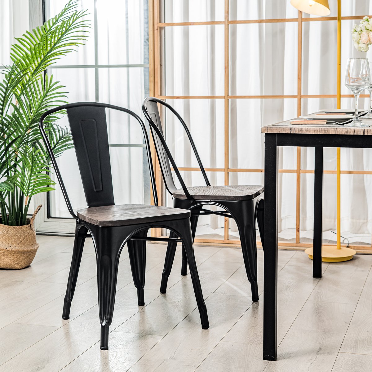Lot de 4 chaises en métal et bois, NASH noir, NORDLYS