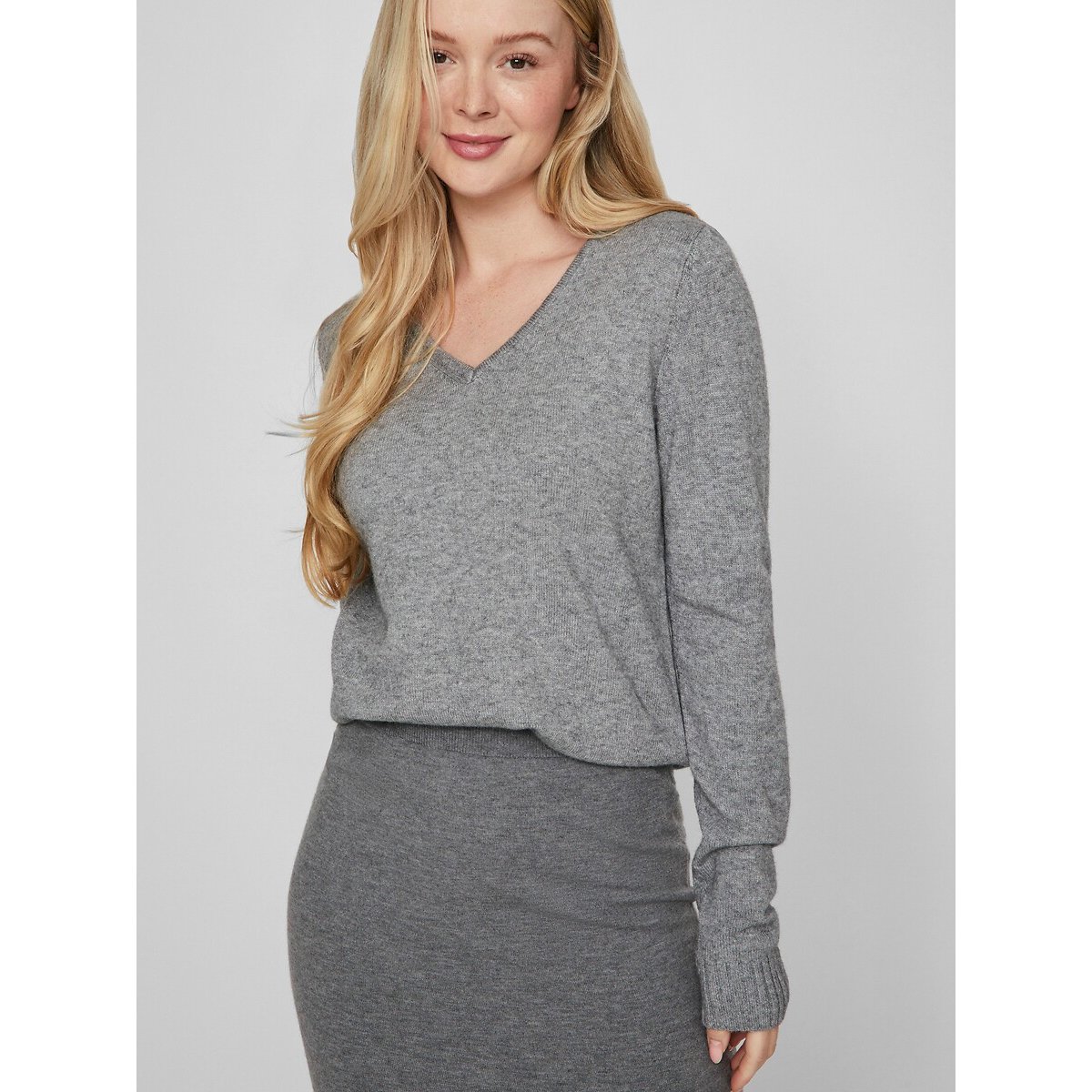 Jersey con cuello de pico de punto fino medium grey, VILA