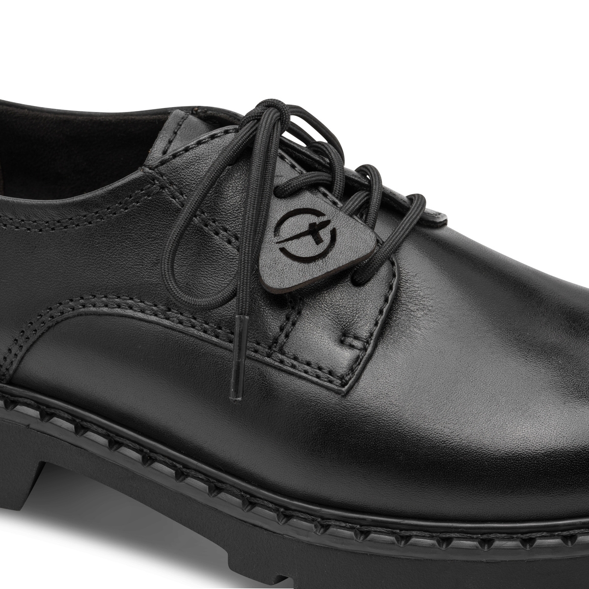 Derbie en cuir noir, TAMARIS