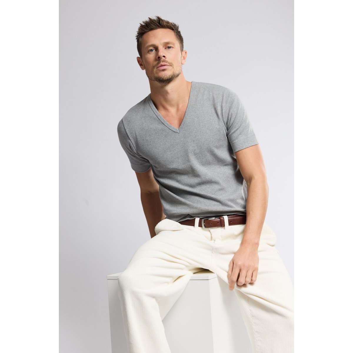 T-shirt col V en coton gris chiné clair, ARMOR-LUX