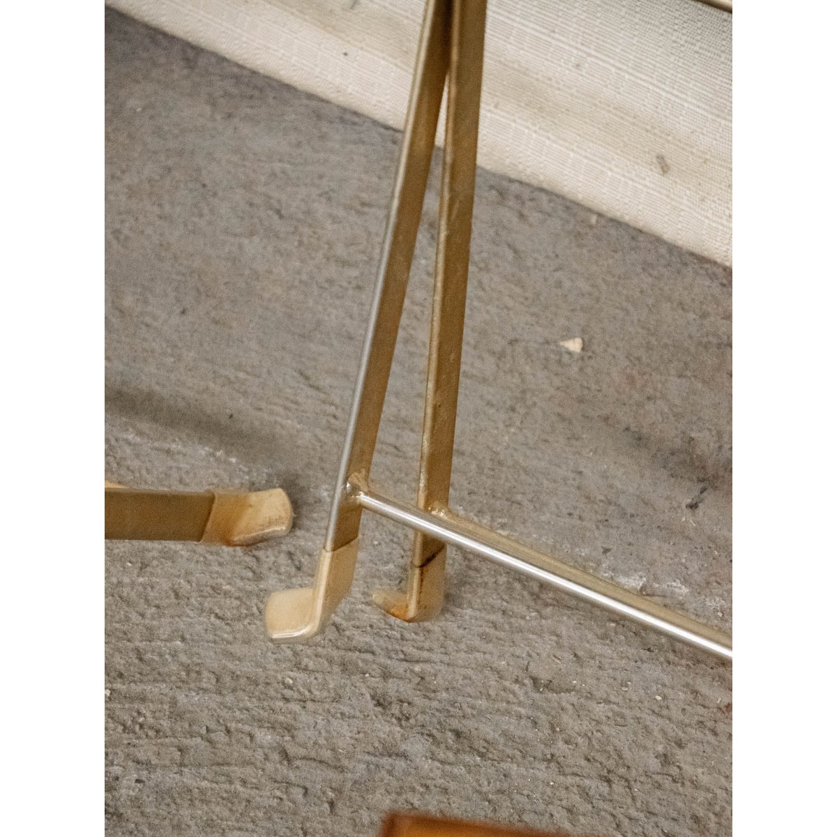 Paire de chaises en plexiglass Alma N°1102 - Bon état métal, DEBONGOUT
