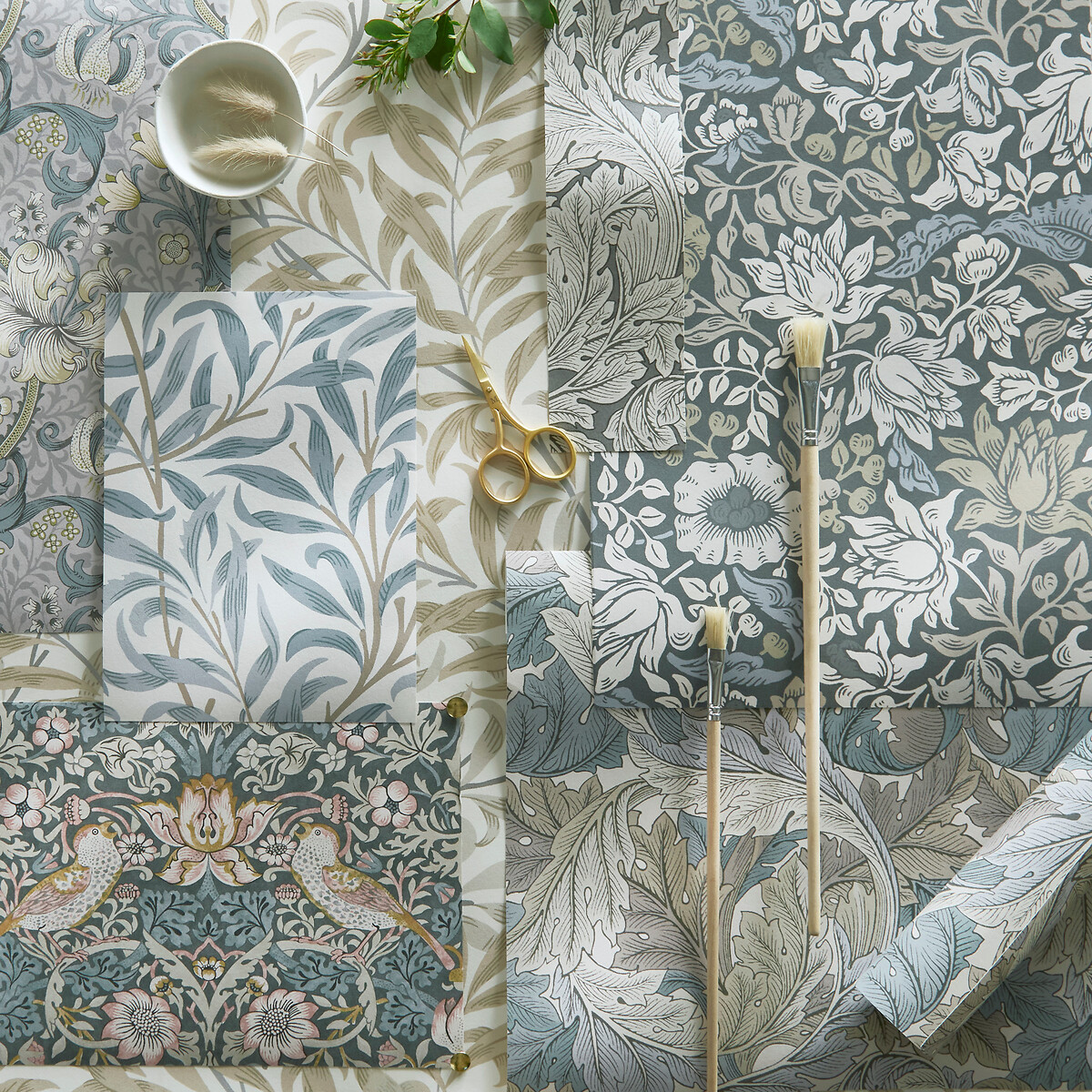 Acanthus Slate/Dove Wallpaper grey/khaki green, WILLIAM MORRIS BY CLARKE & CLARKE