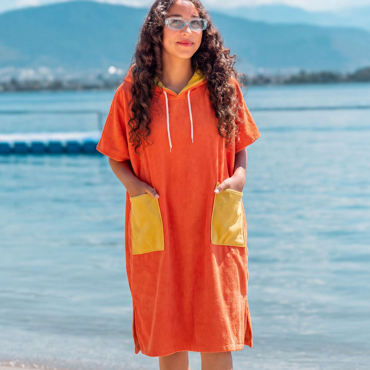 Poncho de plage adulte en velours BEACH corail, SENSEI MAISON