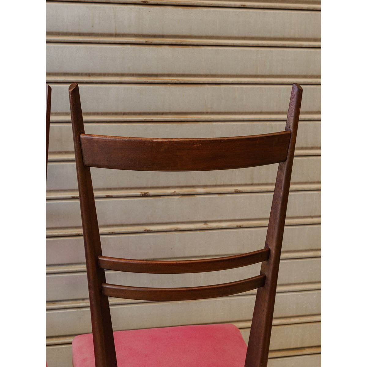 Lot de 6 chaises en bois et tissu rose Alma N°2123 - Bon état bois foncé, DEBONGOUT