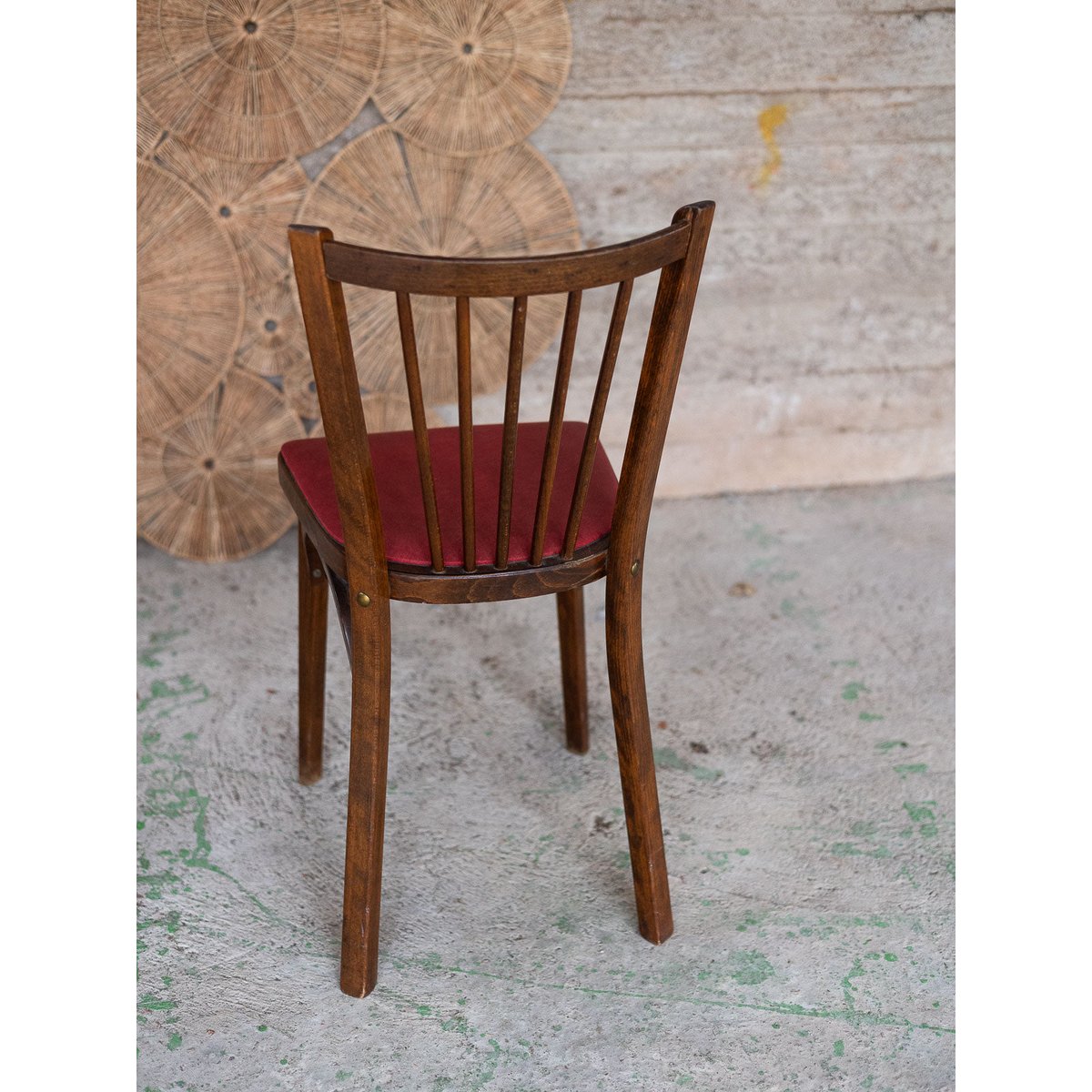 Paire de chaises contemporaine Alma N°2042 - Bon état bois foncé, DEBONGOUT