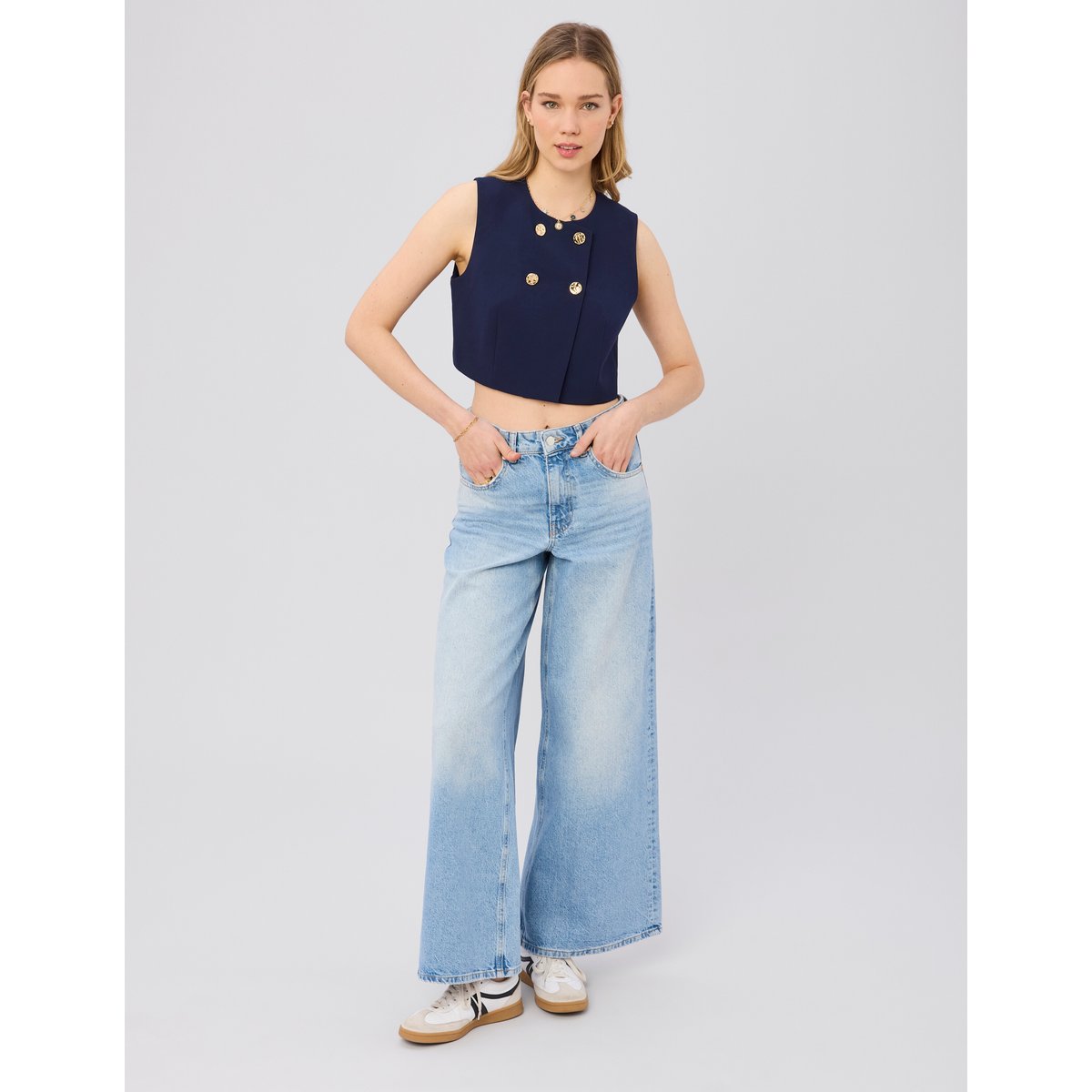 Veste boutonnée bleu foncé, BZB