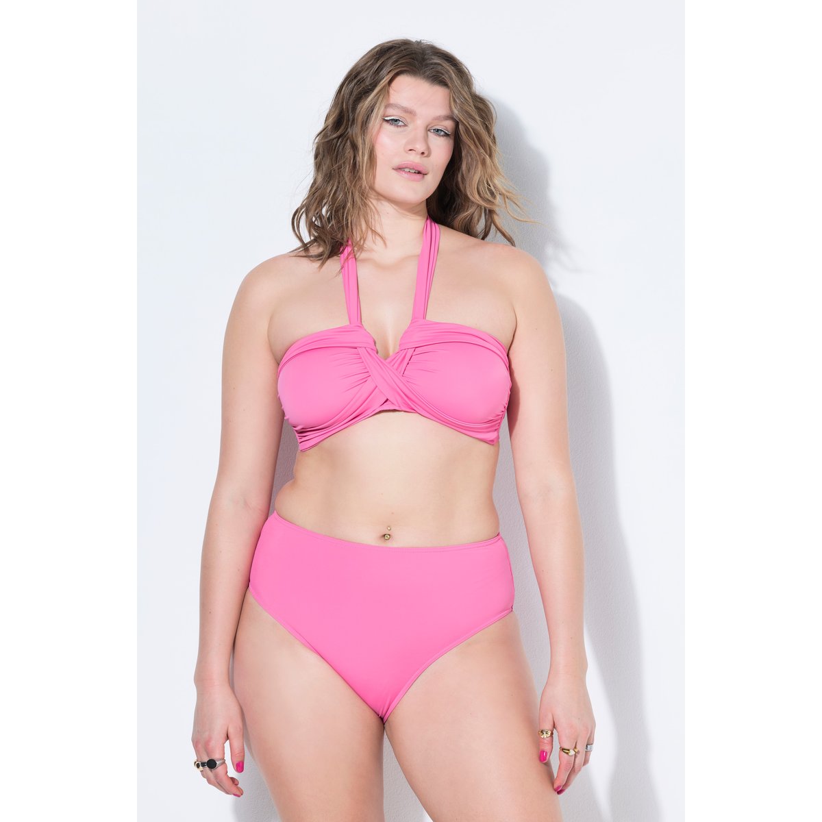 Haut de bikini, bonnets souples, dos nu rose vif, STUDIO UNTOLD
