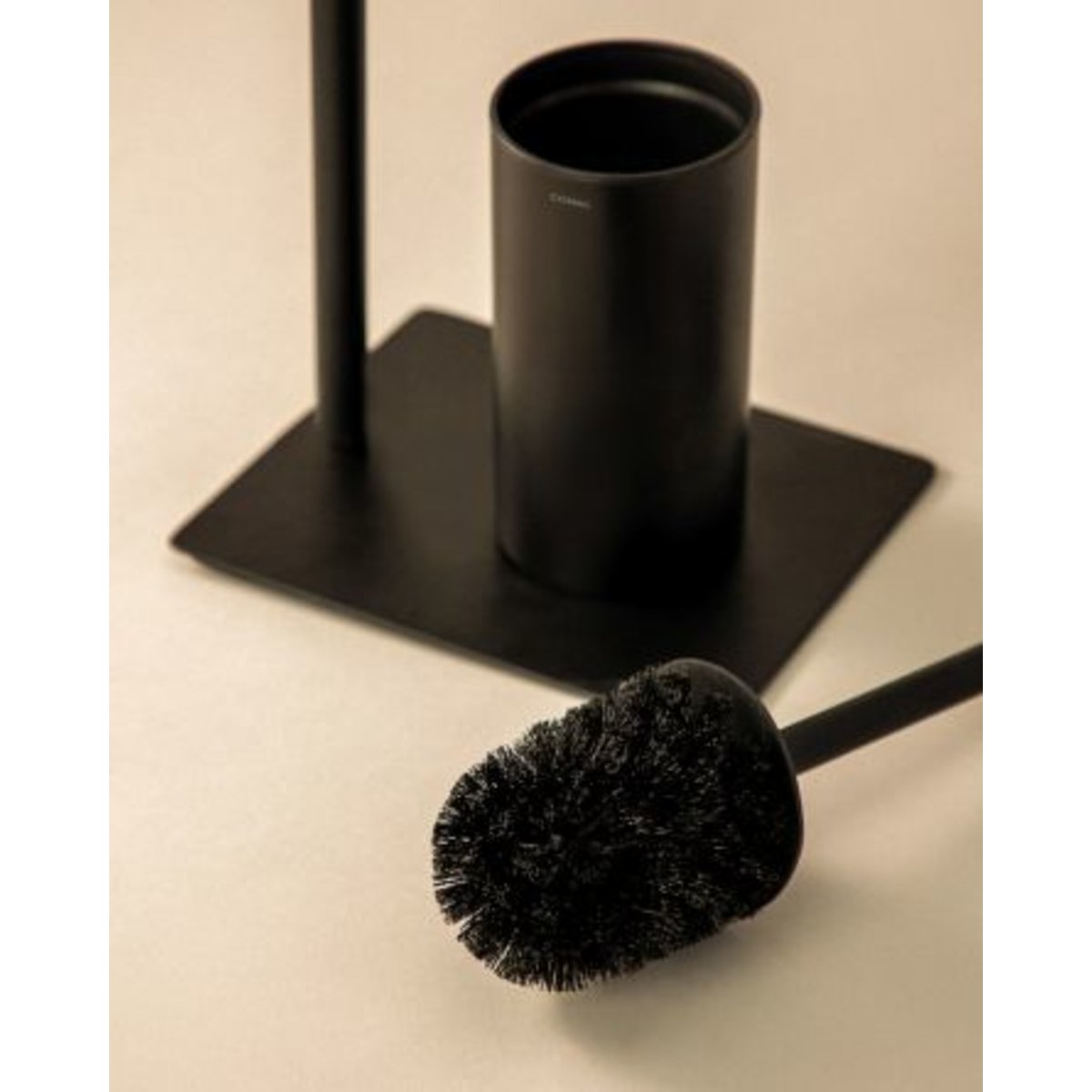 Brosse Wc Et Porte Papier  ESSENTIALS noir mat, COSMIC