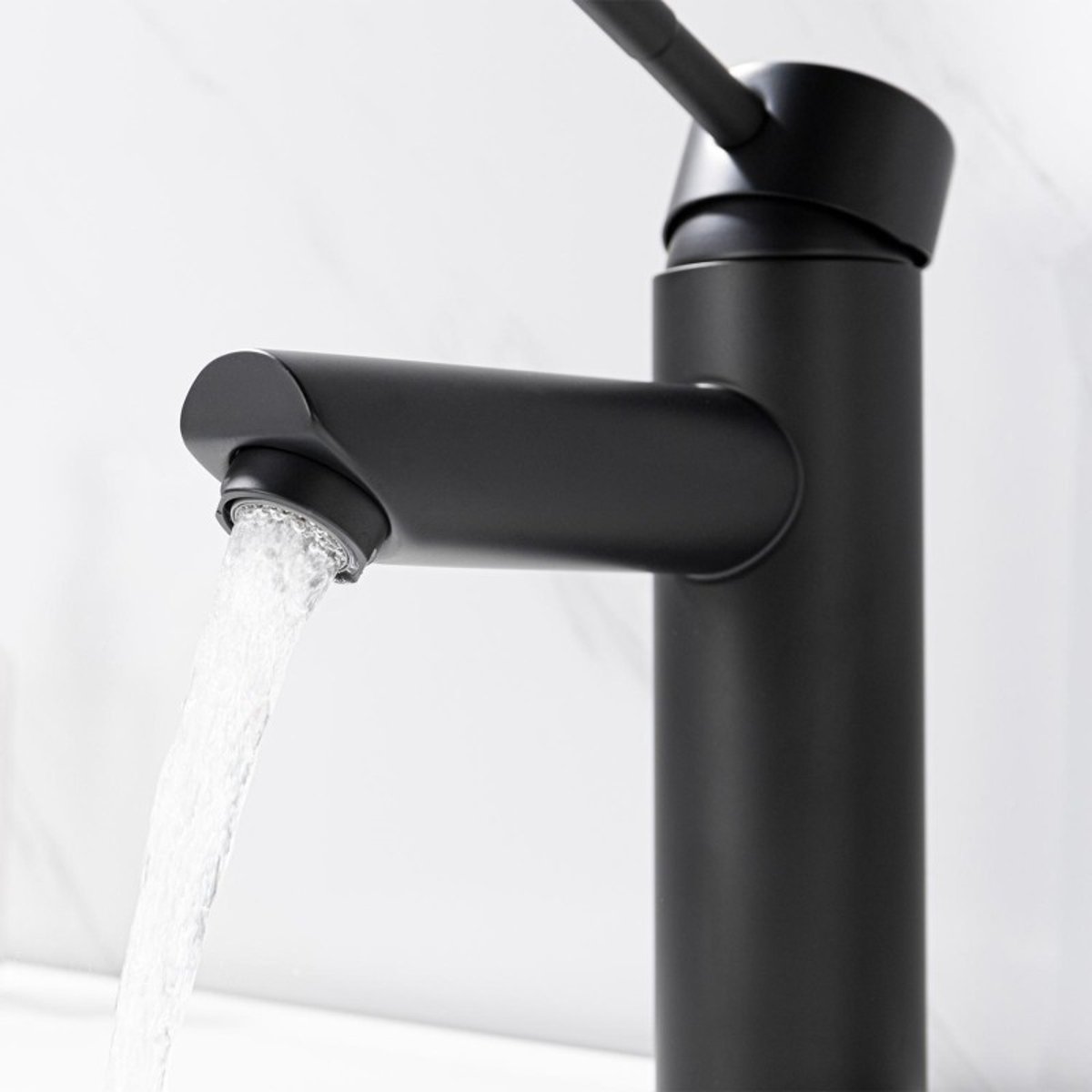 Robinet salle de bain mitigeur bec bas TAP noir, MOB IN