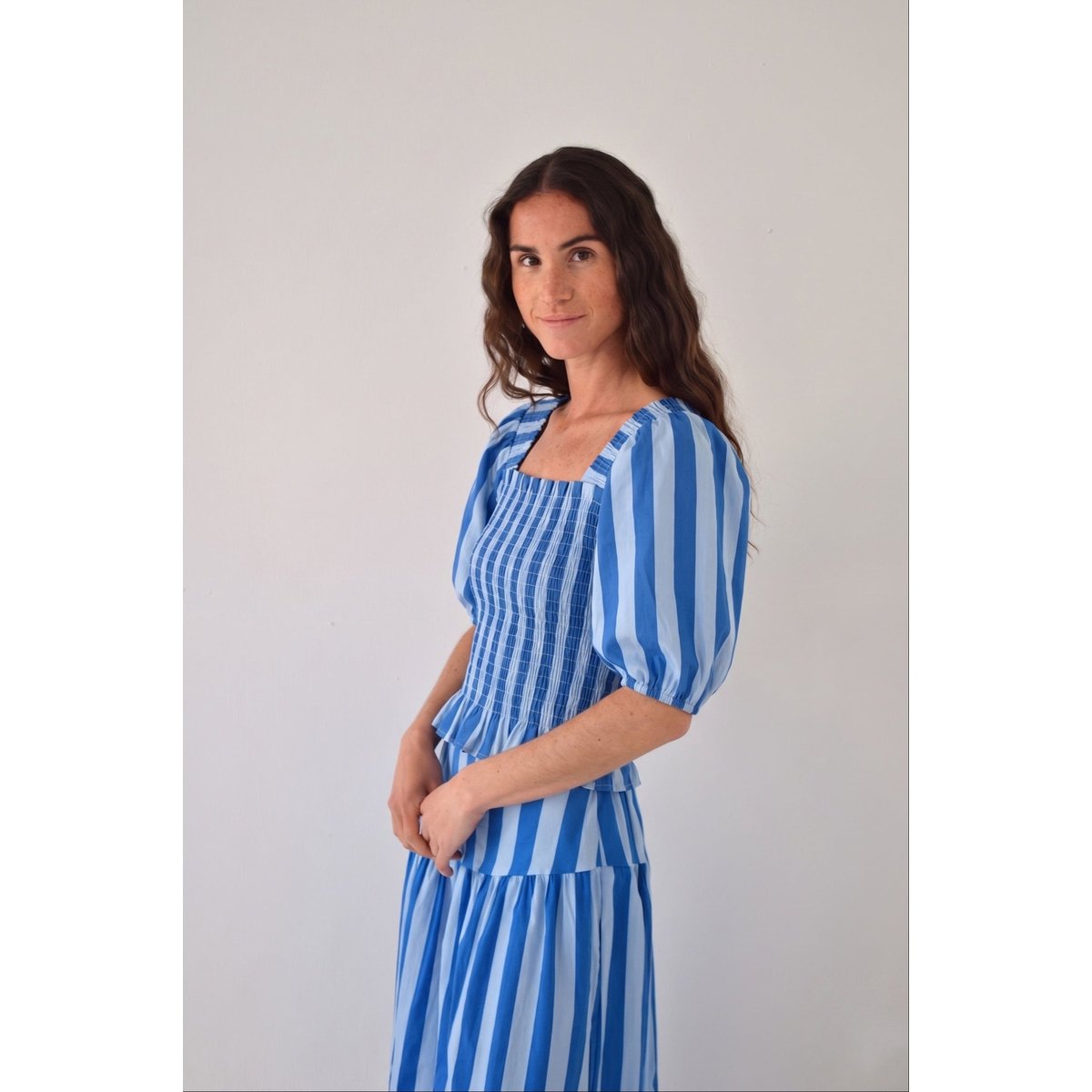 Top romantique rayé smocké BETH bleu, MINDTRAVELER