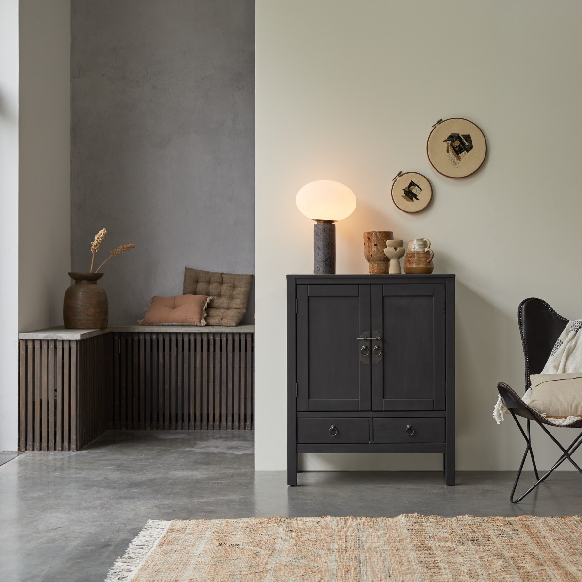 Buffet bas en Pin massif, THAKI BLACK noir, TIKAMOON