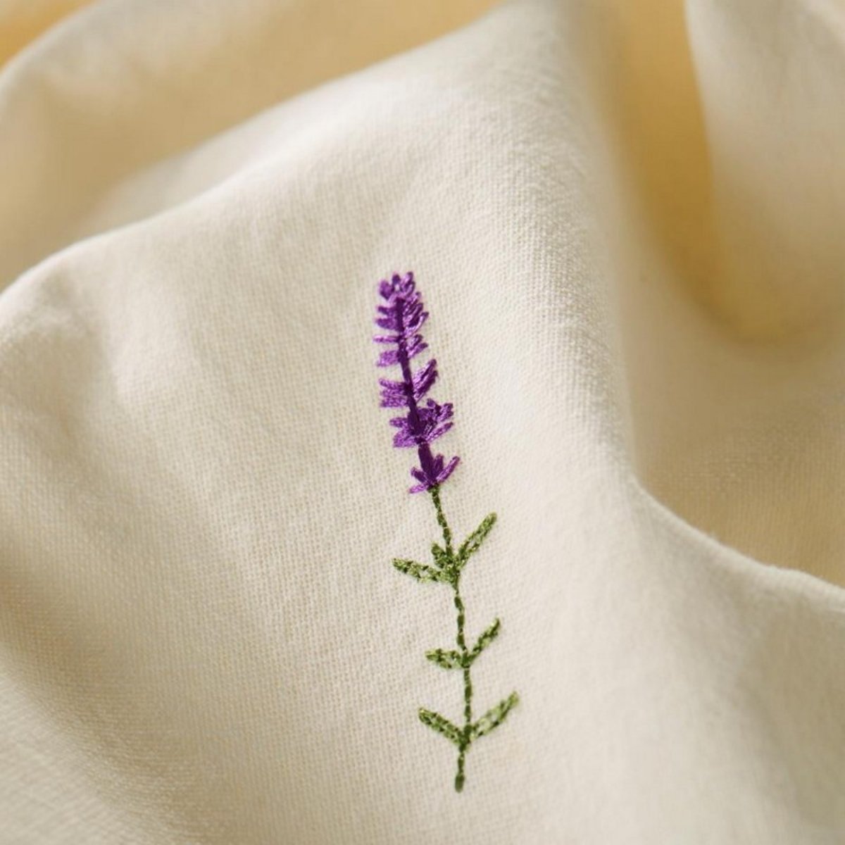 Serviette de table coton brodé FLORA lavande, IB LAURSEN