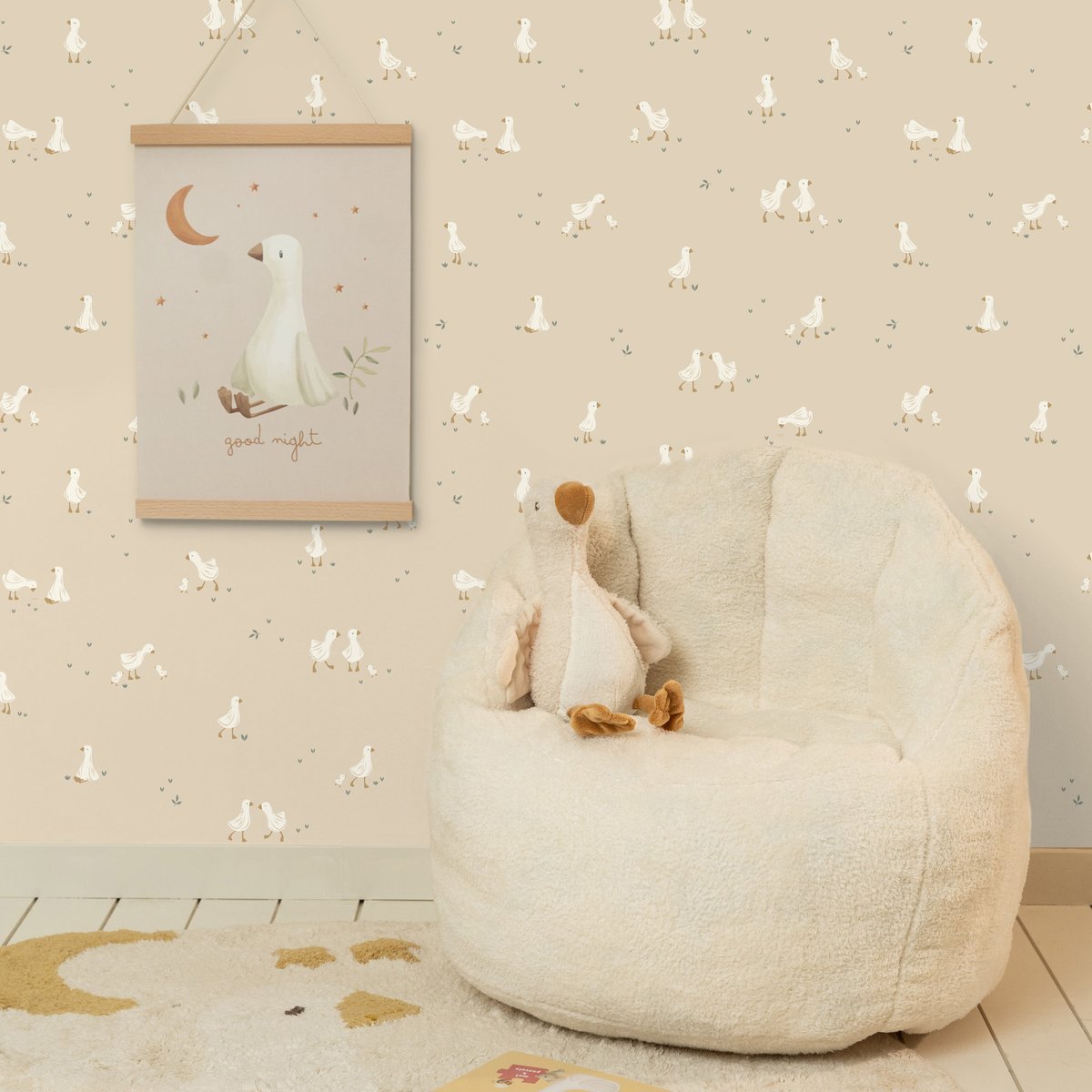 Papier peint pour enfant Petite oie et ses oisons beige rosé, ocre, blanc, LITTLE DUTCH